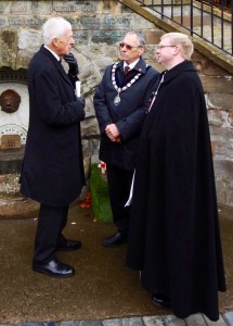 The Rector and Mayor speak with the Deputy Lieutenant of North Yorskhire